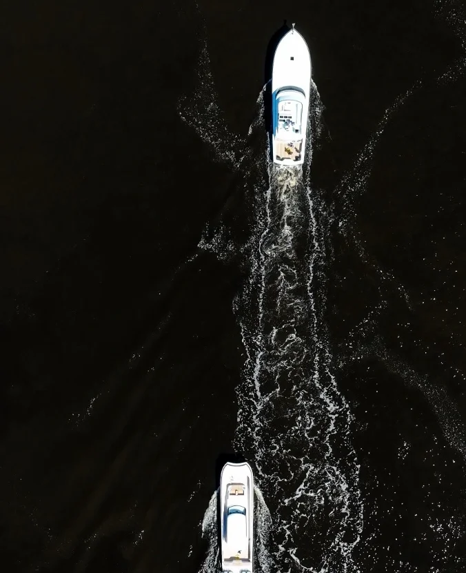 Front Runner 55 Catamaran stern