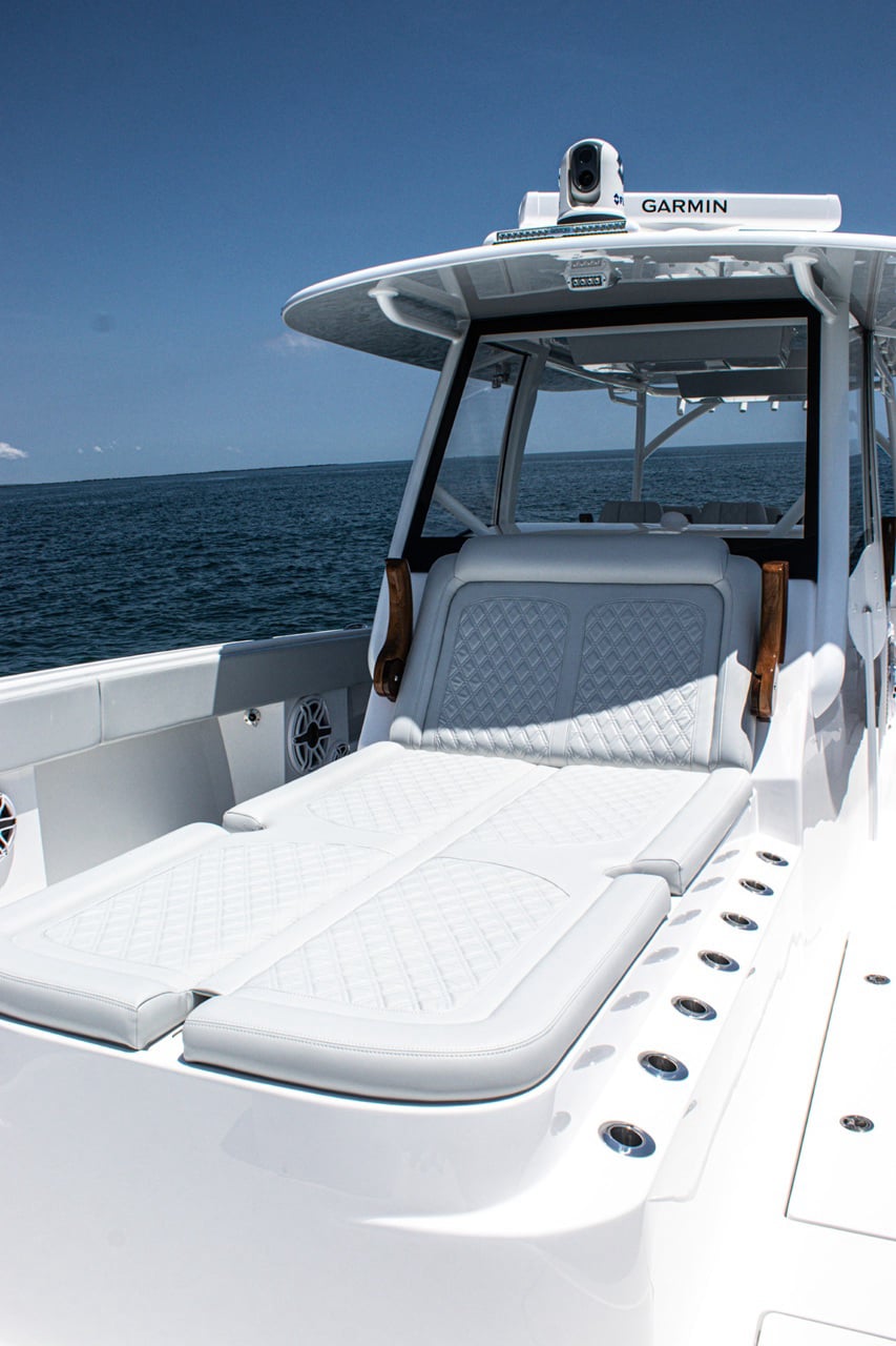 Front Runner 43 Catamaran